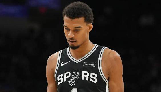 开云APP-文班亚马遭遇左小腿拉伤伤势 预计缺席2-4周