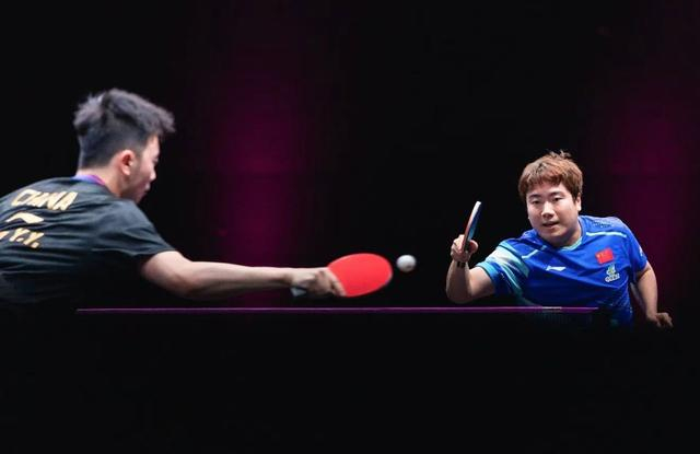 WTT多哈冠军赛|周启豪难挡张本智和,林诗栋梁靖崑为国乒男队保住四强一席|向鹏|雨果·卡尔德拉诺|贝内迪克特·杜达|陈垣宇|杜达_新浪体育_新浪新闻