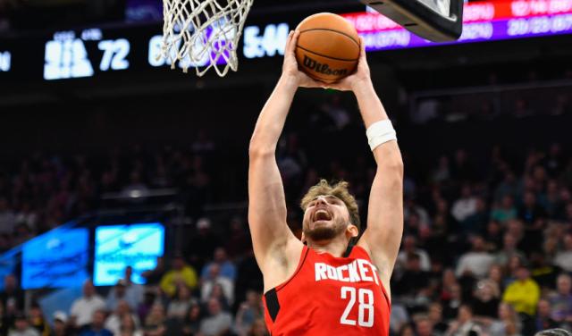 1728373012346090702.png 减重变壮!火箭版约基奇17+4+4很稳,冲2.24亿顶薪