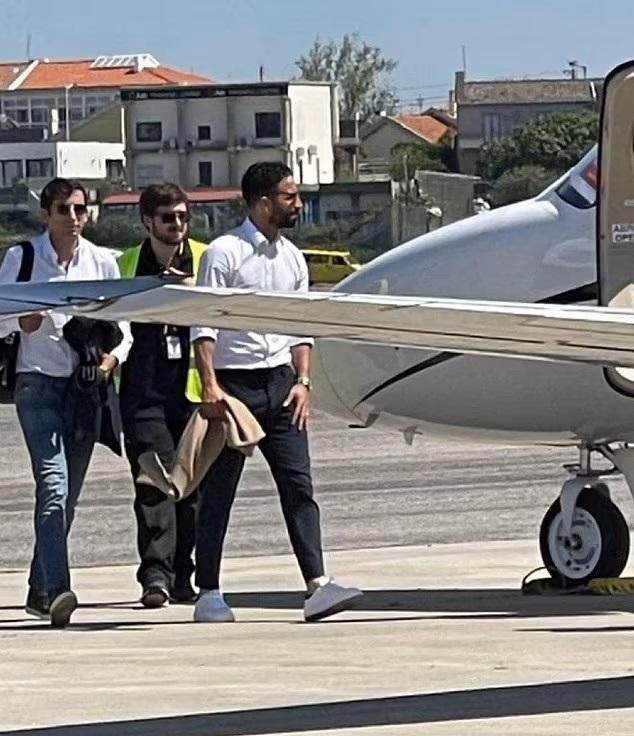 1713856920647001714.jpg kaiyun-“克洛普接班人”变“莫耶斯备胎” 利物浦还会选谁?