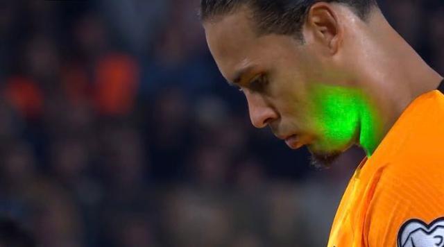 科曼命硬，范戴克有种，但荷兰这进攻太辣眼睛了吧？