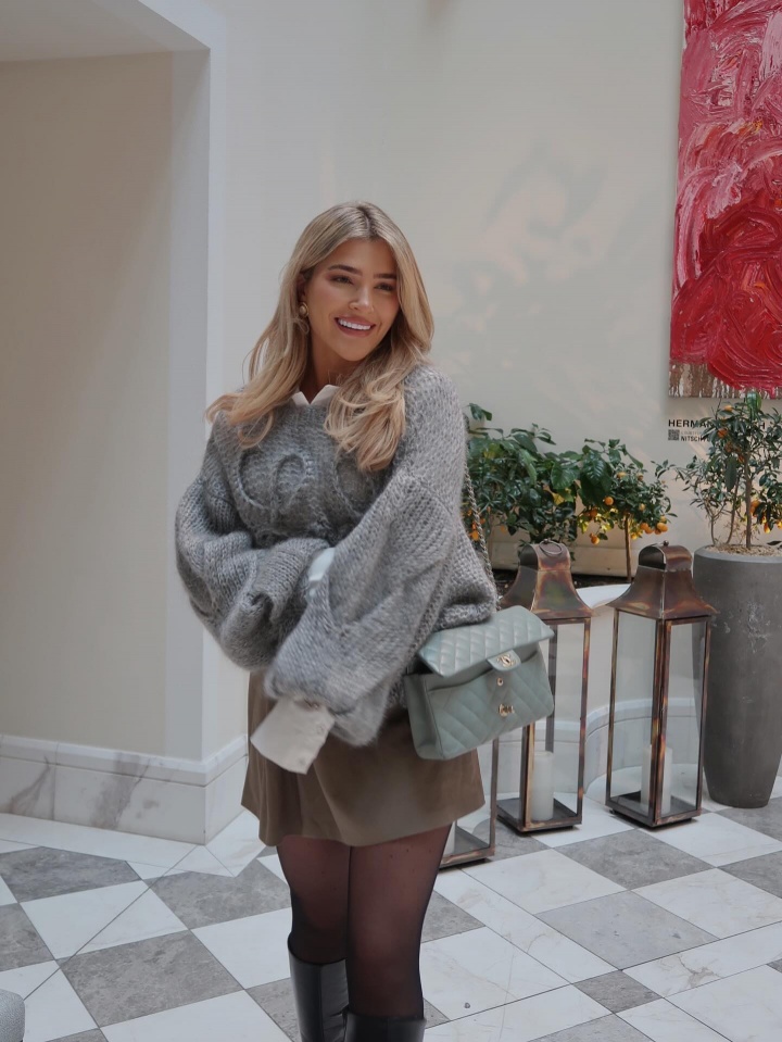 英格兰太太团成员回家!加拉格尔模特女友晒照:生活真是疯狂!