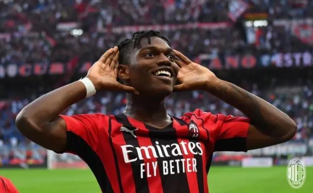 开云官网-【早报】德比取胜！巴萨提前4轮夺冠！