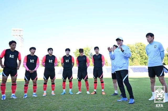 开云体育下载-黄善洪国奥亚运一肩双挑 韩国队亚运会誓夺三连冠