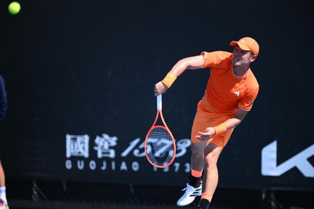 1768902954338045679.jpg kaiyun-张奔斗:腿部拉伤的吴易昺,把对手打到腿抽筋