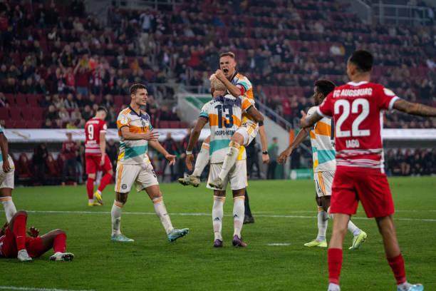 舒波-莫廷接替莱万——锋狂拜仁找到中锋解题方案？