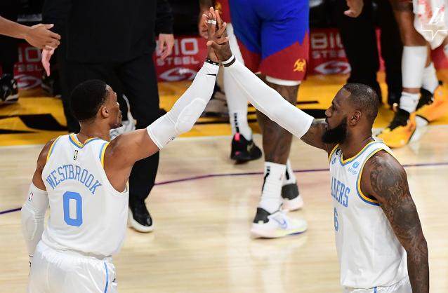 三分手感回暖&amp;第二阵容强势 湖人终获赛季首胜！