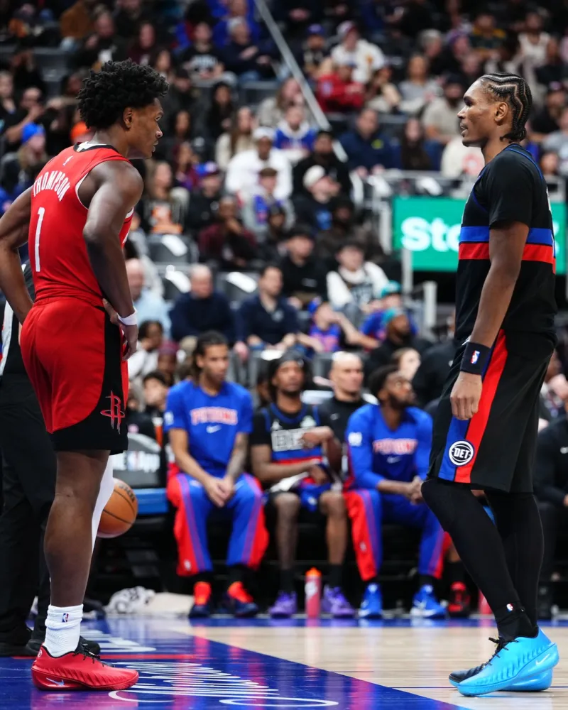 开云体育下载-红蓝鸳鸯!汤普森兄弟均穿着G.T Cut4迎来正面对决