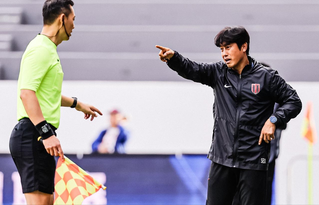 球员未经同意就转会？高层根据名单引援！徐正源批成都添欲加之罪