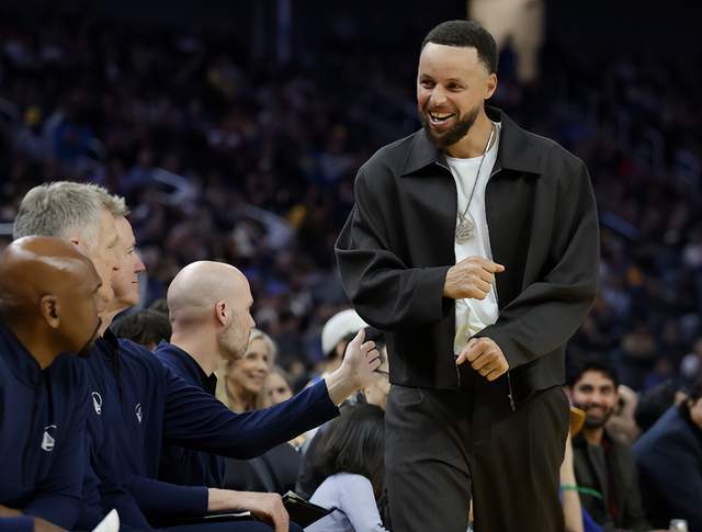 开云体育下载-一夜3大消息!库里伤情更新,哈登创里程碑,快船迎重大利好