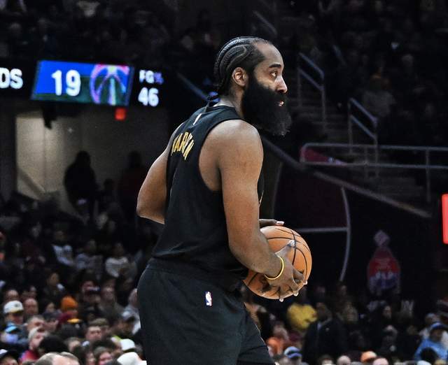 开云体育下载-一夜3大消息!库里伤情更新,哈登创里程碑,快船迎重大利好