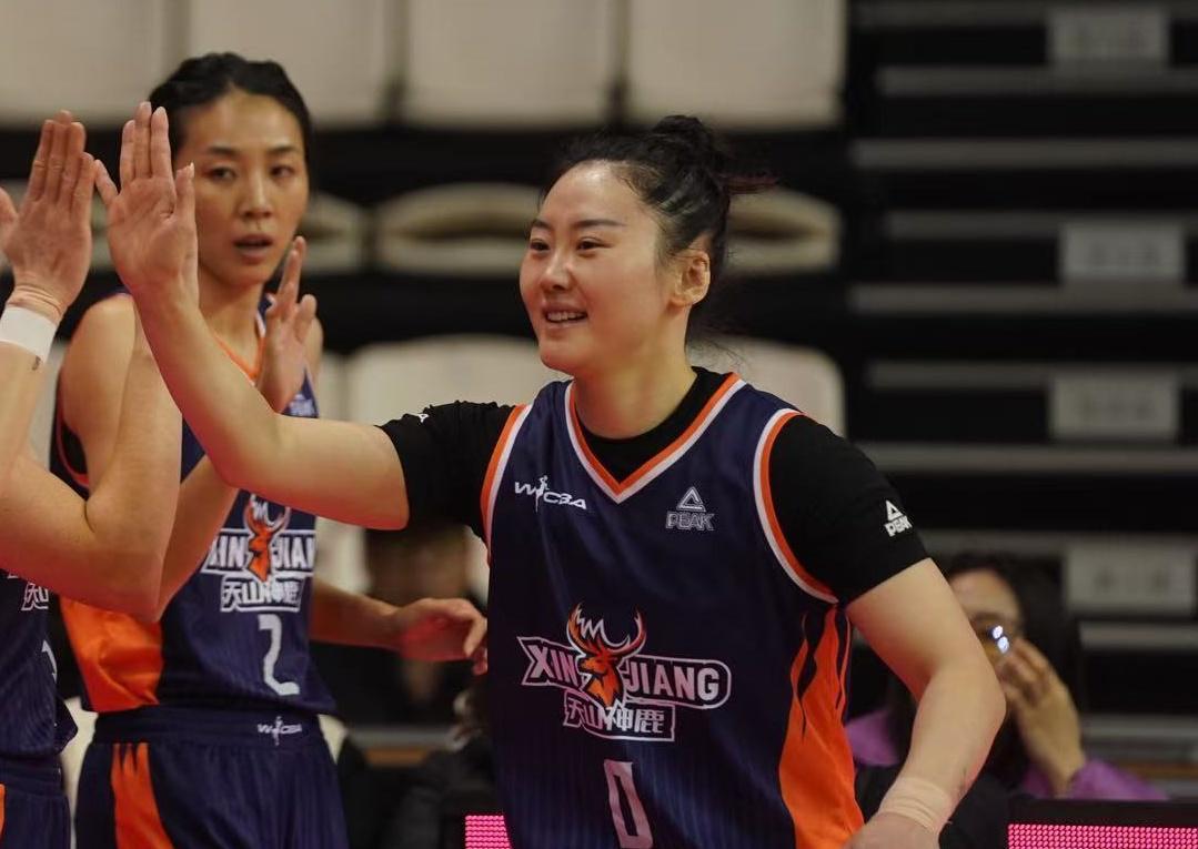开云体育下载-轰37分6助攻!中国女篮31岁王牌后卫满血复活:宫鲁鸣该带上她?