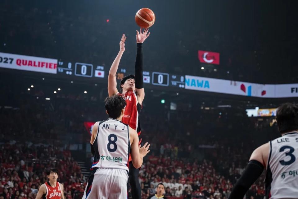 开云体育下载-世预赛-日本男篮力克韩国稳居小组第一 霍金森24+7李贤重28+11