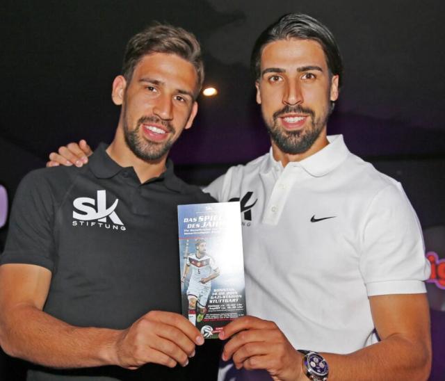 开云体育官网-赫迪拉挂靴：再见，大满贯领袖与被误解的模范8号！