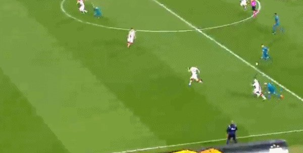 1613684072809079603.gif 开云-【欧联杯】特奥点射+进球被吹 米兰2-2客平10人红星