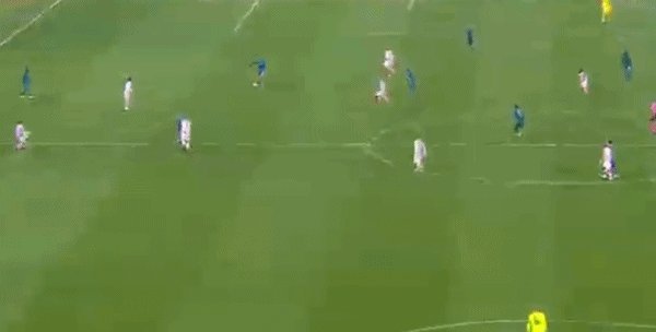 1613684074099075872.gif 开云-【欧联杯】特奥点射+进球被吹 米兰2-2客平10人红星