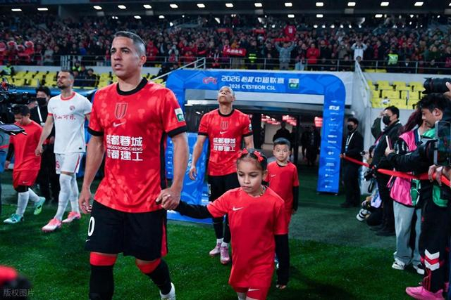 开云体育下载-足协还在等什么？国足潜在归化大牌两场比赛1球1助攻，已会唱国歌|中超|罗慕洛|成都蓉城|青岛海牛|中国足协_新浪体育_新浪新闻